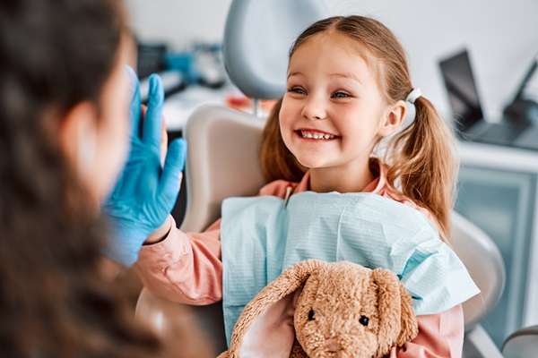 How Visiting A Children&#    ;s Dentist Can Help Your Child Have Healthy Teeth